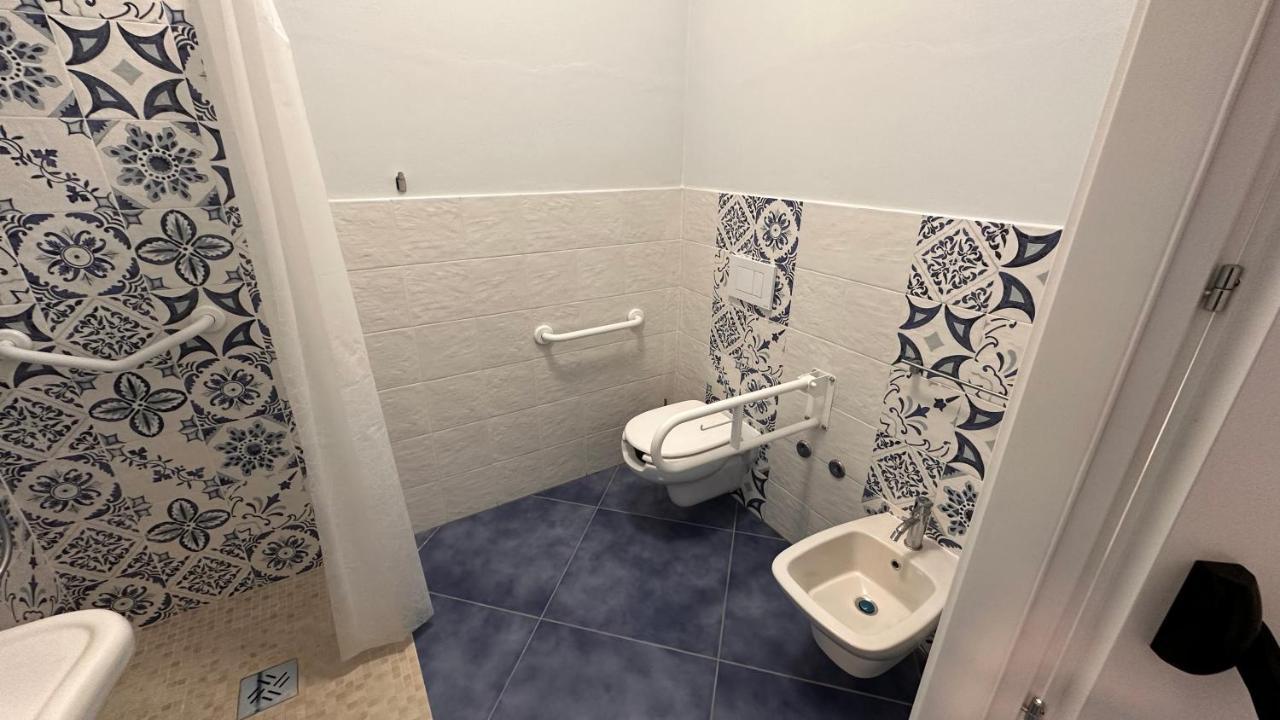 Hotel La Giara 赞布隆内 外观 照片