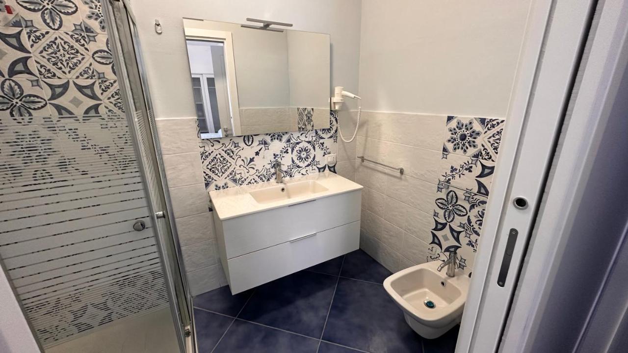 Hotel La Giara 赞布隆内 外观 照片