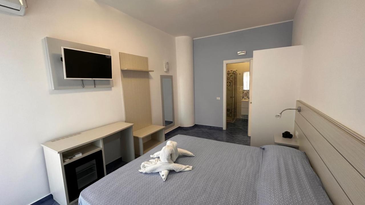 Hotel La Giara 赞布隆内 外观 照片