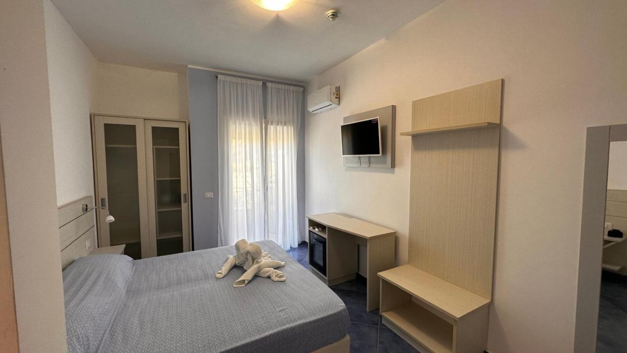 Hotel La Giara 赞布隆内 外观 照片