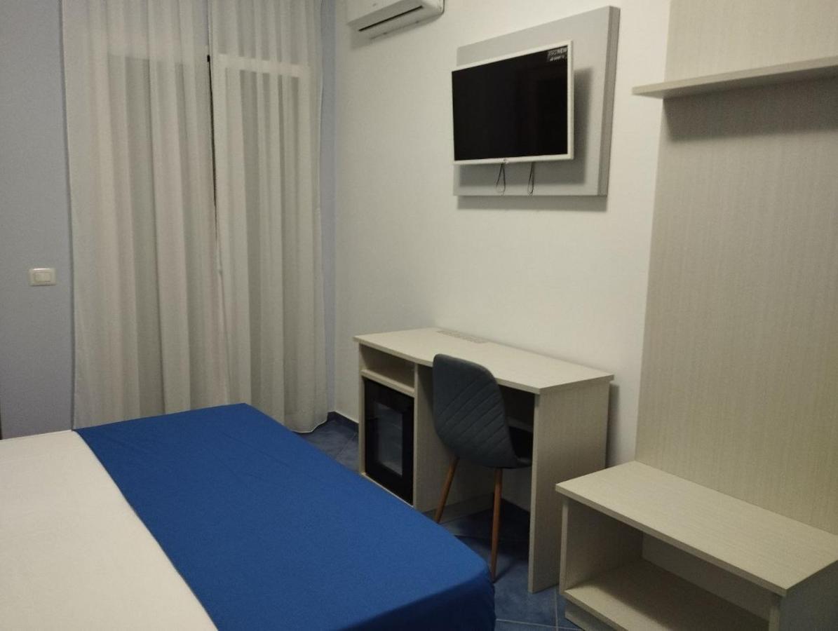 Hotel La Giara 赞布隆内 外观 照片