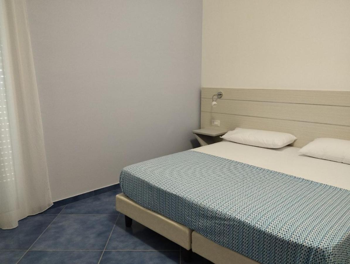 Hotel La Giara 赞布隆内 外观 照片