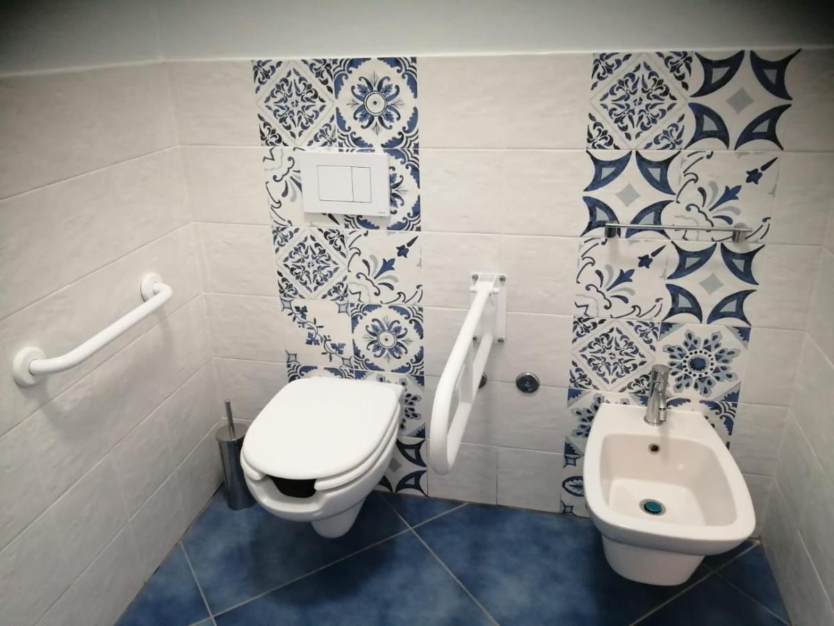 Hotel La Giara 赞布隆内 外观 照片