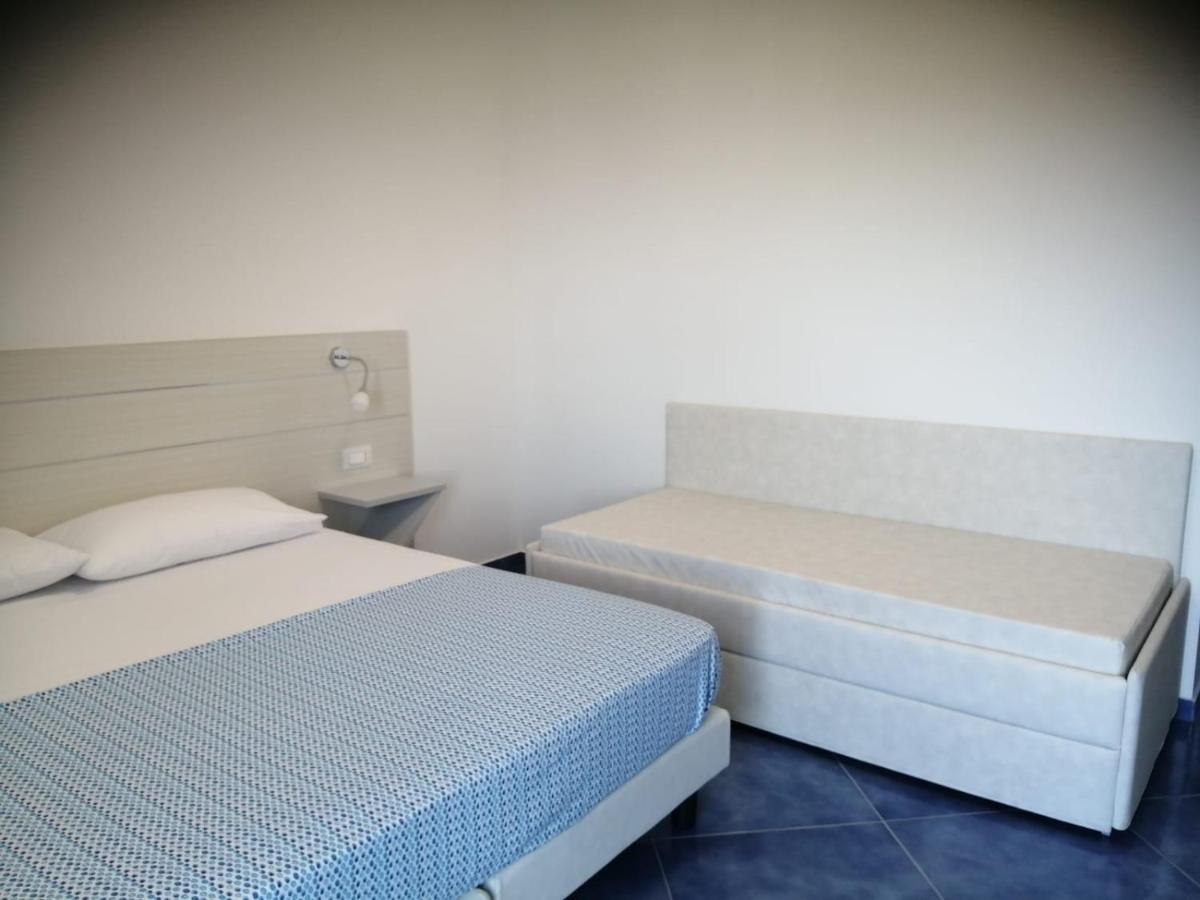 Hotel La Giara 赞布隆内 外观 照片